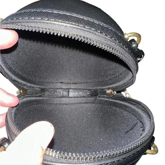 Basketball shaped circle crossbody bag gold chain black handle winner handbag - Picture 3 of 3